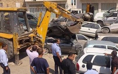 الشرطة تتلف عشرات المركبات غير قانونية في قرية عرانة