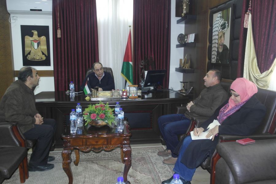 المحافظ رمضان يطلع على مشاريع اتحاد لجان العمل الزراعي في محافظة جنين