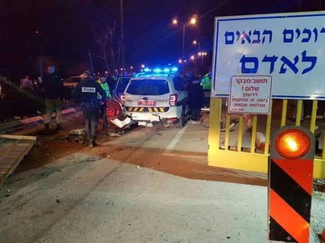 القدس: اصابة شرطيين بعملية دهس واعتقال المنفذة