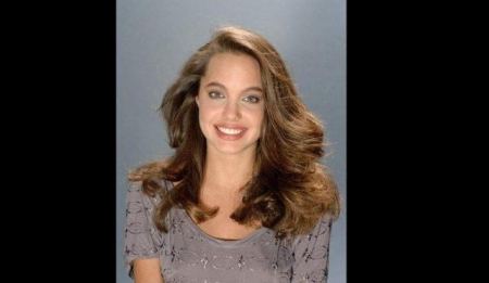 صور| هكذا كانت أنجلينا جولي قبل الشهرة.. والجمهور متفاجئ