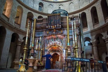 إغلاق كنيسة القيامة حتى إشعار آخر