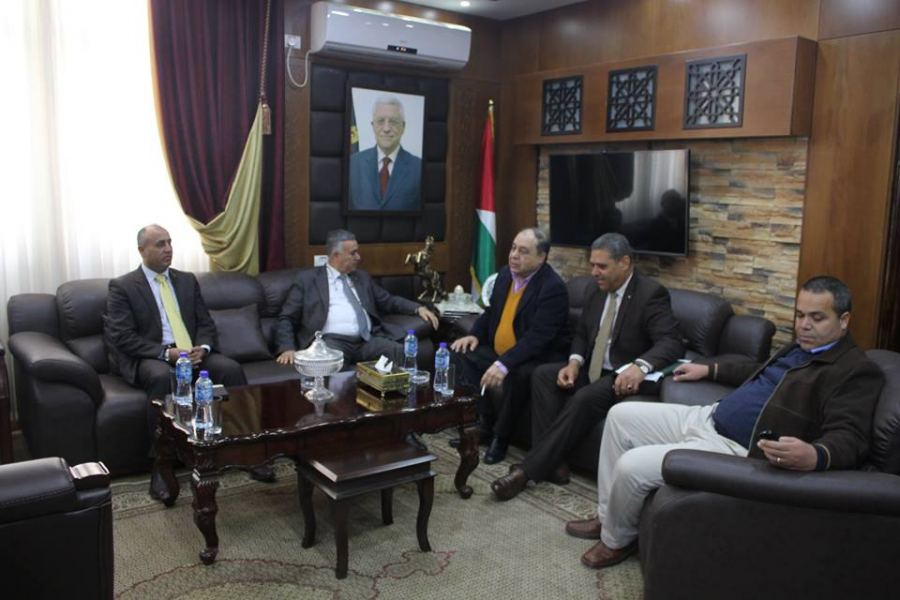 محافظ جنين يطلع وزير الحكم المحلي الاعرج على إحتياجات المحافظة في مجال البنية التحتية ويفتتحان عدة مشاريع غرب جنين