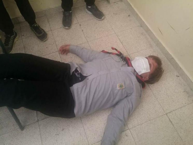 الاحتلال يطلق الغاز على طلبة مدرسة بالخليل ويصيب عديد منهم بالاختناق الشديد