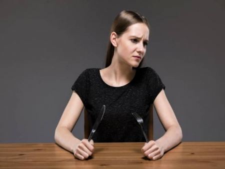 لهذه الأسباب أنت لا تفقد وزنك الزائد رغم اتباعك للحمية