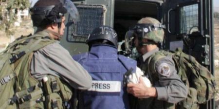 قوات الاحتلال تعتقل طاقم تلفزيون فلسطين فى القدس