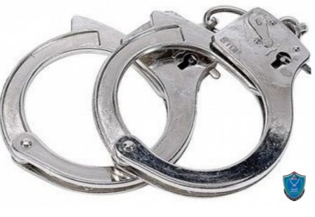 الشرطة تضبط مواد يشتبه أنها مخدرة وتلقي القبض على شخص في جنين