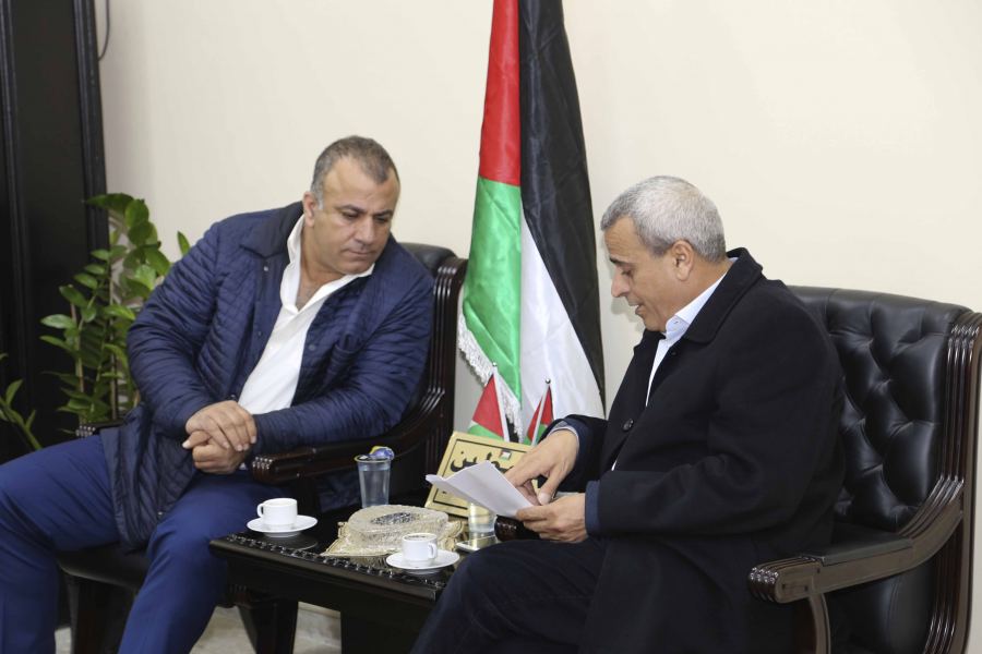 قلقيلية :المحافظ يلتقي مستشار رئيس الوزراء للصناديق العربية