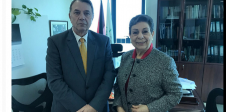  عشراوي تلتقي ممثل جمهورية بلغاريا وتطلعه على آخر المستجدات السياسية