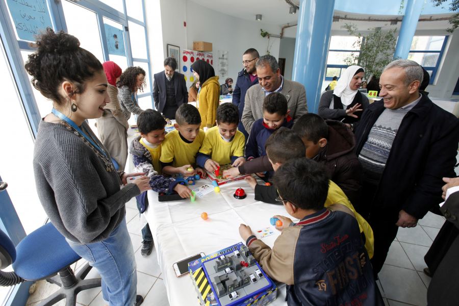 الجامعة العربية الامريكية تفتتح المعرض الثاني لألعاب الذكاء بمشاركة عدد من طلبة المدارس