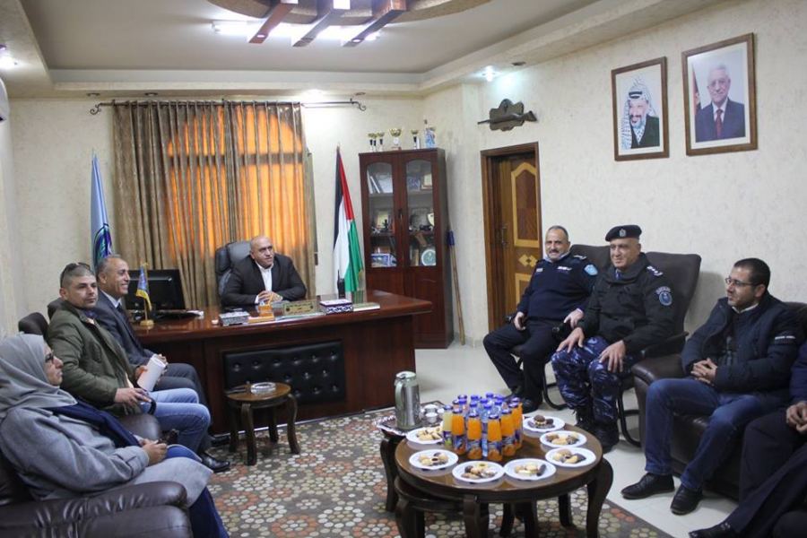  محافظ جنين يشيد بدور المؤسسة الأمنية لخدمة المواطن وتحقيق العدالة