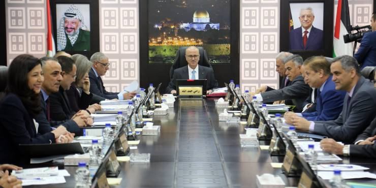 الحكومة تدعو أبناء شعبنا إلى الاصطفاف خلف الرئيس