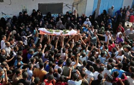 غزة تشيع جثمان الطفل يوسف الداية