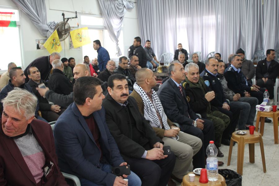نائب المحافظ وقادة الأجهزة الأمنية يقدمون واجب العزاء باستشهاد الشهيد أبو طالب في قرية الجلمة