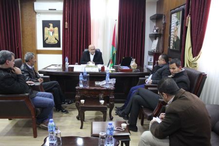  محافظ جنين يطلع على الخطة الاستيرايتيجة التنموية لبلدية عجة