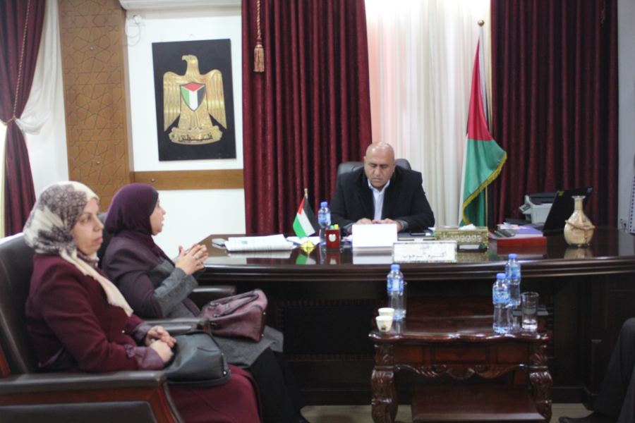  محافظ جنين يطلع على البرامج الصحية التي تنفذها جمعية إغاثة أطفال فلسطين