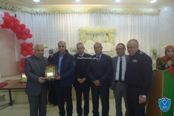 الشرطة تكرم مدير مديرية التنمية الاجتماعية في جنين