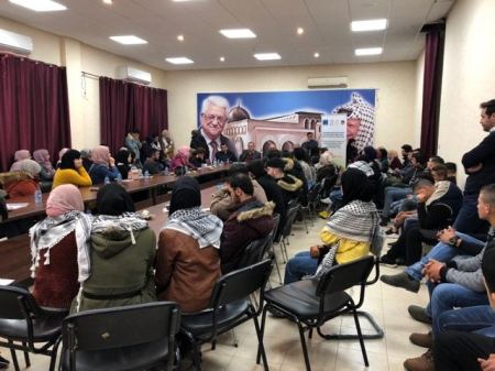 المحافظ يلتقي الشباب في جلسة " مصارحات شبابية " و يدعوهم لاخذ دورهم في التصدي لصفقة القرن