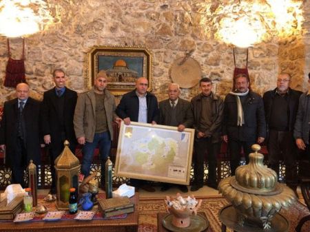  محافظ جنين : الموروث الثقافي يشكل عنصرا هاما من عناصر الهوية الوطنية والثبات على أرض فلسطين