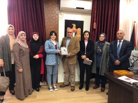  محافظ جنين يطلع على مشروع تشكيل مجلس شبابي بلدي في المحافظة