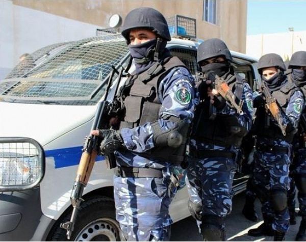  الشرطة في جنين تقبض على شخص صادر بحقه مذكرات قضائية قرابة اربعة ملايين شيقل