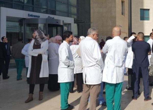  وزير العمل: الحكومة استجابت لسبعة مطالب لـ “الأطباء” والمالي مرتبط بتحسن الوضع