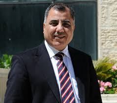 دوام الموظفين ليوم غد الإثنين يبدأ الساعة التاسعة صباحا