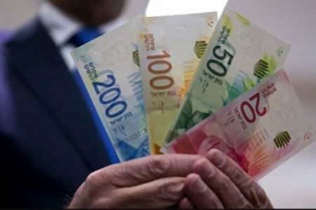 "المالية" تعلن عن موعد صرف الرواتب