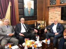 محافظ جنين يطلع الفريق اسماعيل جبر على أوضاع المحافظة