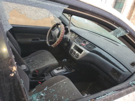 مستوطنون يحطمون 3 مركبات وجرارا زراعيا ووحدة طاقة شمسية في ترمسعيا