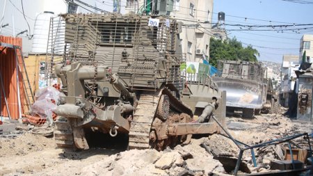 اقتحام الاحتلال مدينة جنين ومخيمها أسفر عن تدمير البنية التحتية واصابة مواطنا بجروح