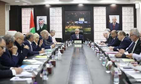 مجلس الوزراء يقرر الاستمرار بمتابعة وتقديم المساعدات الإنسانية لأهلنا في قطاع غزة