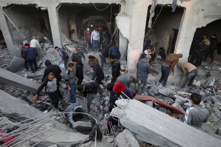 انتشال 7 شهداء خلال 24 ساعة بغزة 