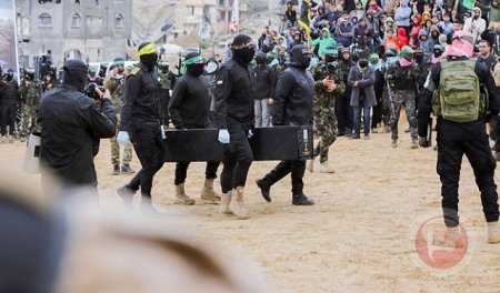 متظاهرون يغلقون طريقا قرب مقر نتنياهو للمطالبة بصفقة تبادل أسرى