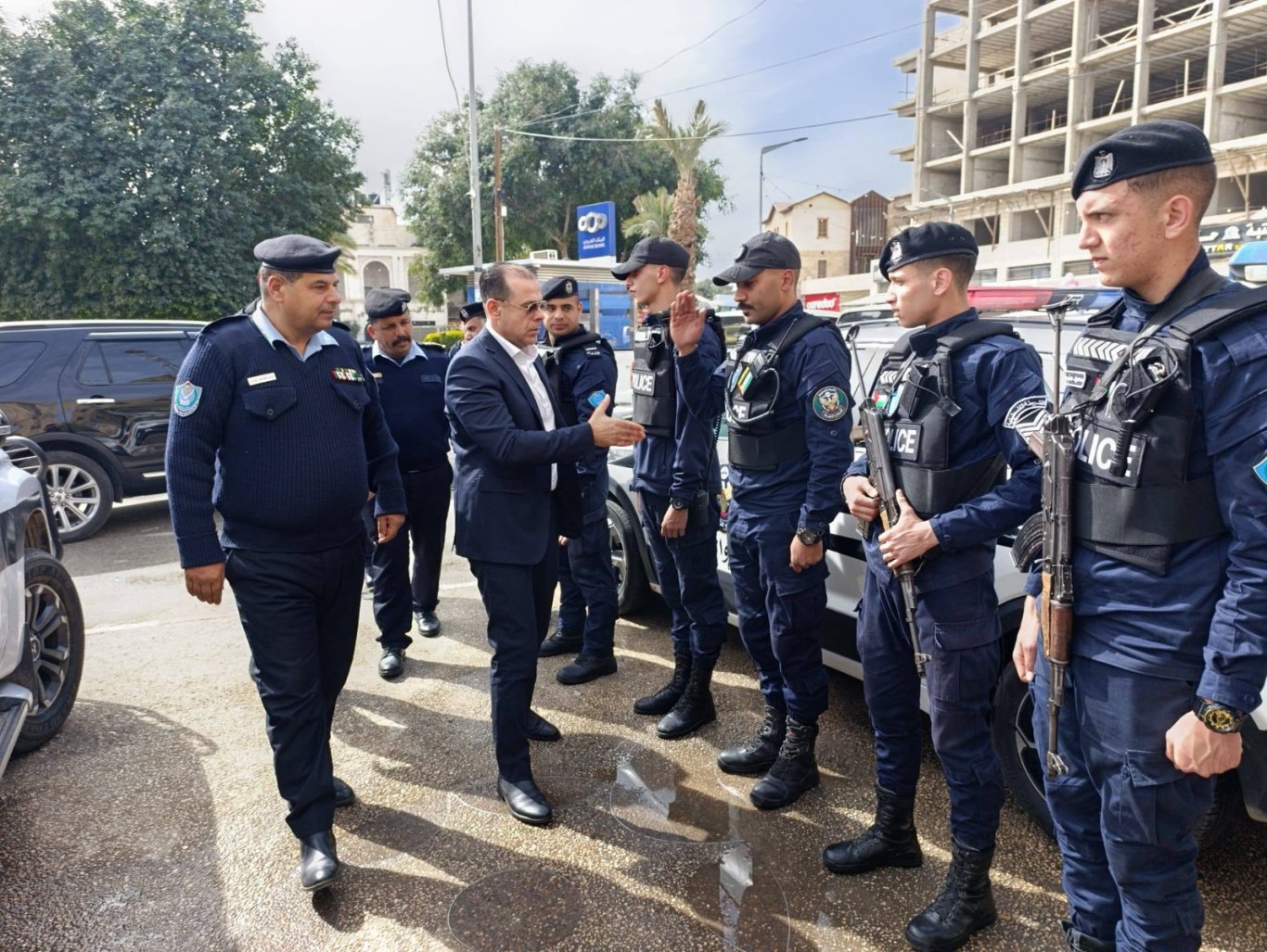 وزير الداخلية واللواء علام السقا يتفقدان مركز شرطة مدينة أريحا