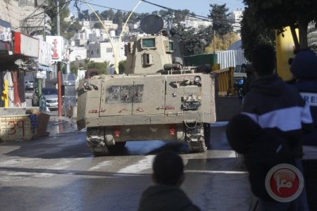 الاحتلال يزيل 6 خيام تأوي عدد من العائلات في الخليل