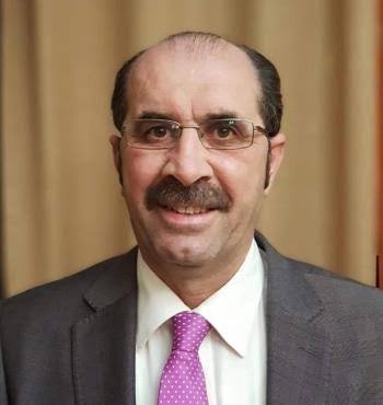 من يكتب للفلسطينيين روايتهم ؟