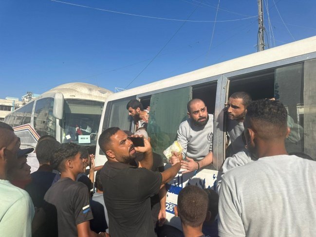 الاحتلال يفرج عن 13 أسيرا من سكان قطاع غزة