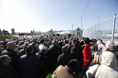 الاحتلال يفرض قيودا مشددة على دخول المصلين إلى القدس لأداء صلاة الجمعة الأولى من رمضان