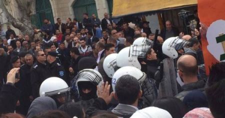 الأجهزة الامنية تقمع مظاهرة ضد محاكمة الشهيد الاعرج