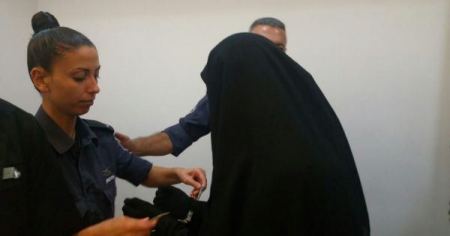 الاحتلال يحكم على فلسطينية بالسجن 4 سنوات بادعاء الانضمام لـ"داعش"