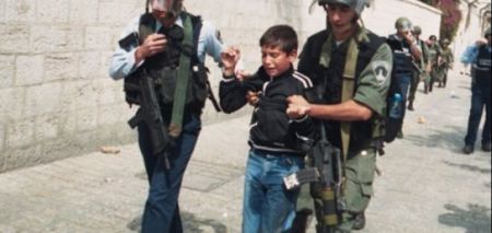 شهادات لأسرى وقاصرين تعرضوا للتنكيل في معتقل عوفر