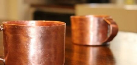 فوائد صحية رائعة لشرب الماء في أباريق وأكواب نحاسية