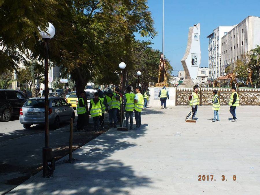 حملة تطوعية لتنظيف المدخل الغربي لمدينة جنين