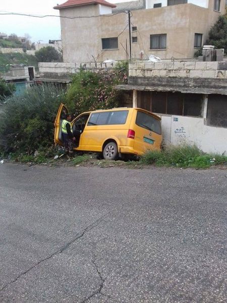 صور/ 7 إصابات في حادث سير جراء إنزلاق مركبة في جنين