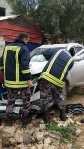 اصابة مواطن بحادث اصطدام مركبة بعامود كهرباء ضغط عالي جنوب جنين