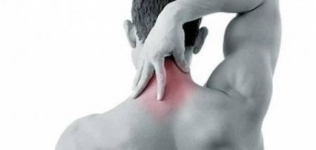 آلام مؤخرة العنق.. أسبابها وكيفية مواجهتها