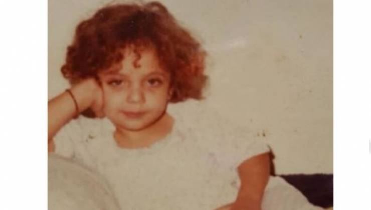 صورة| خمنوا هذه الطفلة المشاكسة أي نجمة مصرية أصبحت؟