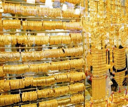 الذهب يتجه لأكبر هبوط أسبوعي، فكم اصبحت الاسعار 