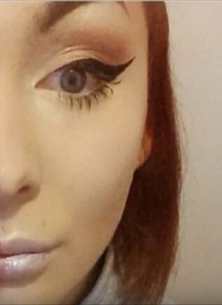 بالصور: بعد أن رآها دون مكياج قطع علاقته بها.. والسبب