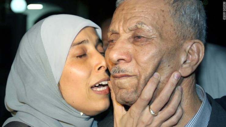ماذا قالت عائلة التميمي بخصوص تسليم ابنتها لأمريكا؟